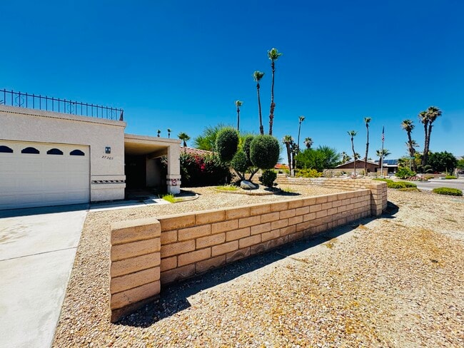 property at 27205 Avenida Quintana