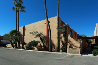 2875 N Tucson Blvd in Tucson, AZ - Building Photo - Building Photo