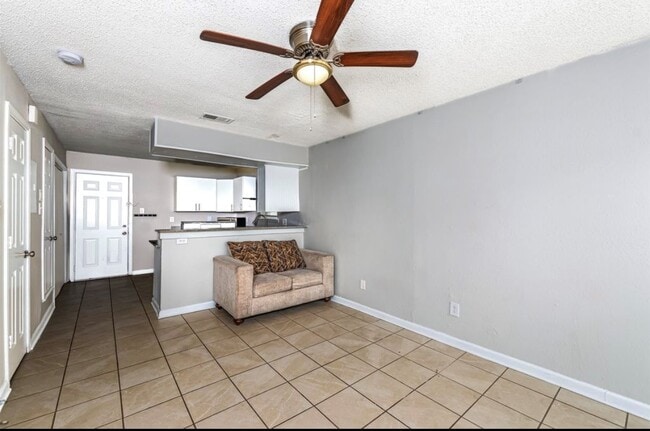 4927 Miller Ave in Fort Worth, TX - Foto de edificio - Building Photo