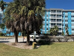 3315 58th Ave S in St. Petersburg, FL - Building Photo - Building Photo