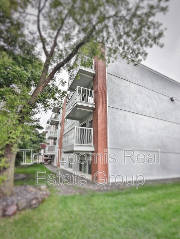 10330 113 St in Edmonton, AB - Building Photo - Building Photo