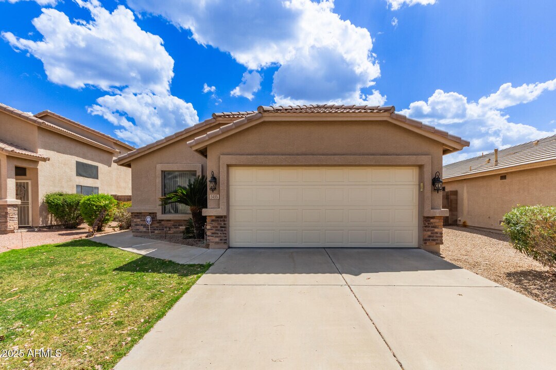 3435 E Wahalla Ln in Phoenix, AZ - Building Photo