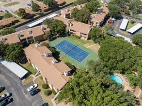 Country Club Villas Abilene in Abilene, TX - Building Photo - Building Photo