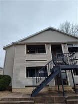 404 Fairway Cir in Springdale, AR - Building Photo