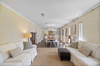 5902 McKnight St in Houston, TX - Building Photo - Building Photo