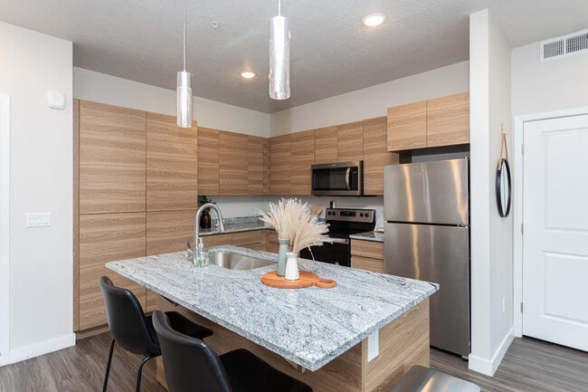 The Flats at Riverwoods in Provo, UT - Foto de edificio - Interior Photo