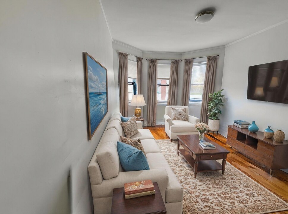 19 Washington St S, Unit 402 in Malden, MA - Foto de edificio