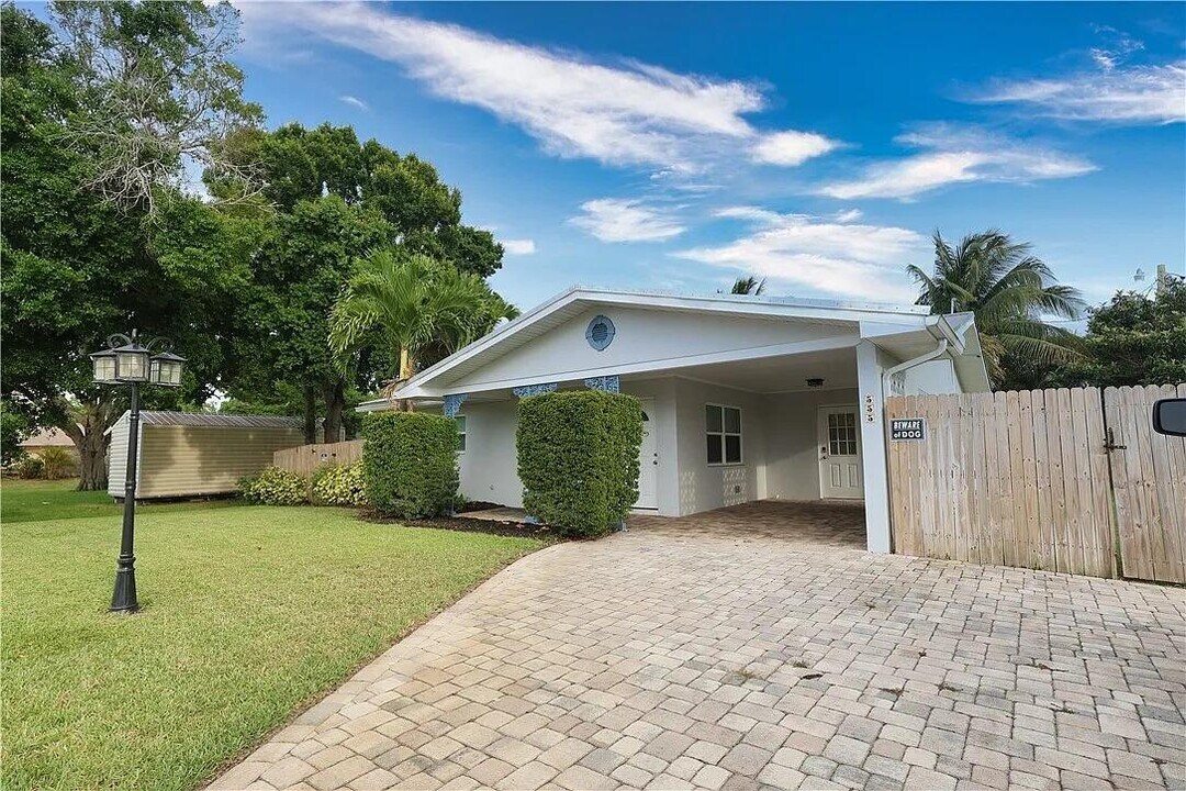 555 20th St in Vero Beach, FL - Building Photo
