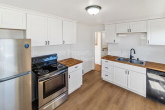 4614 N Whitehouse St in Spokane, WA - Building Photo - Building Photo