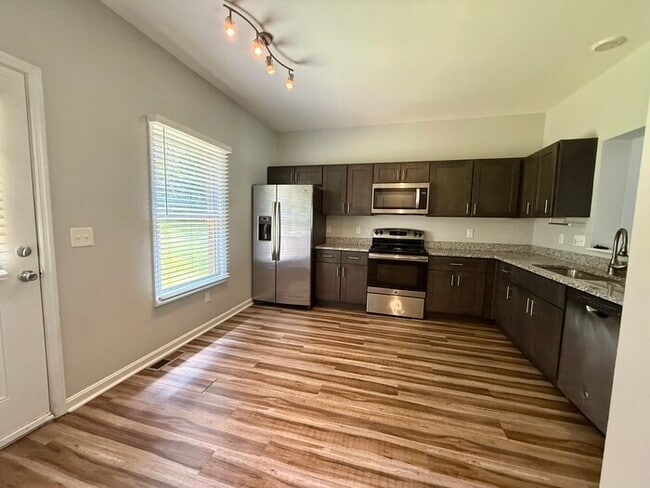 property at 643 W 19th St