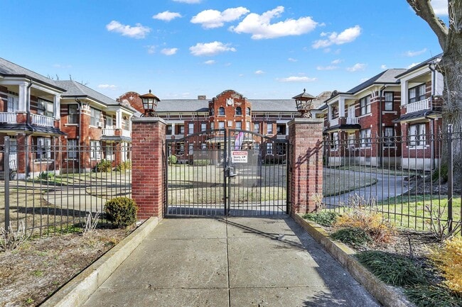 property at 312 S Cleveland St