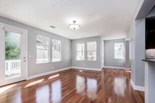 600 Live Oak Way in Belmont, CA - Building Photo