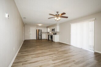 143 Jenny Way in Lakeland, FL - Foto de edificio - Building Photo