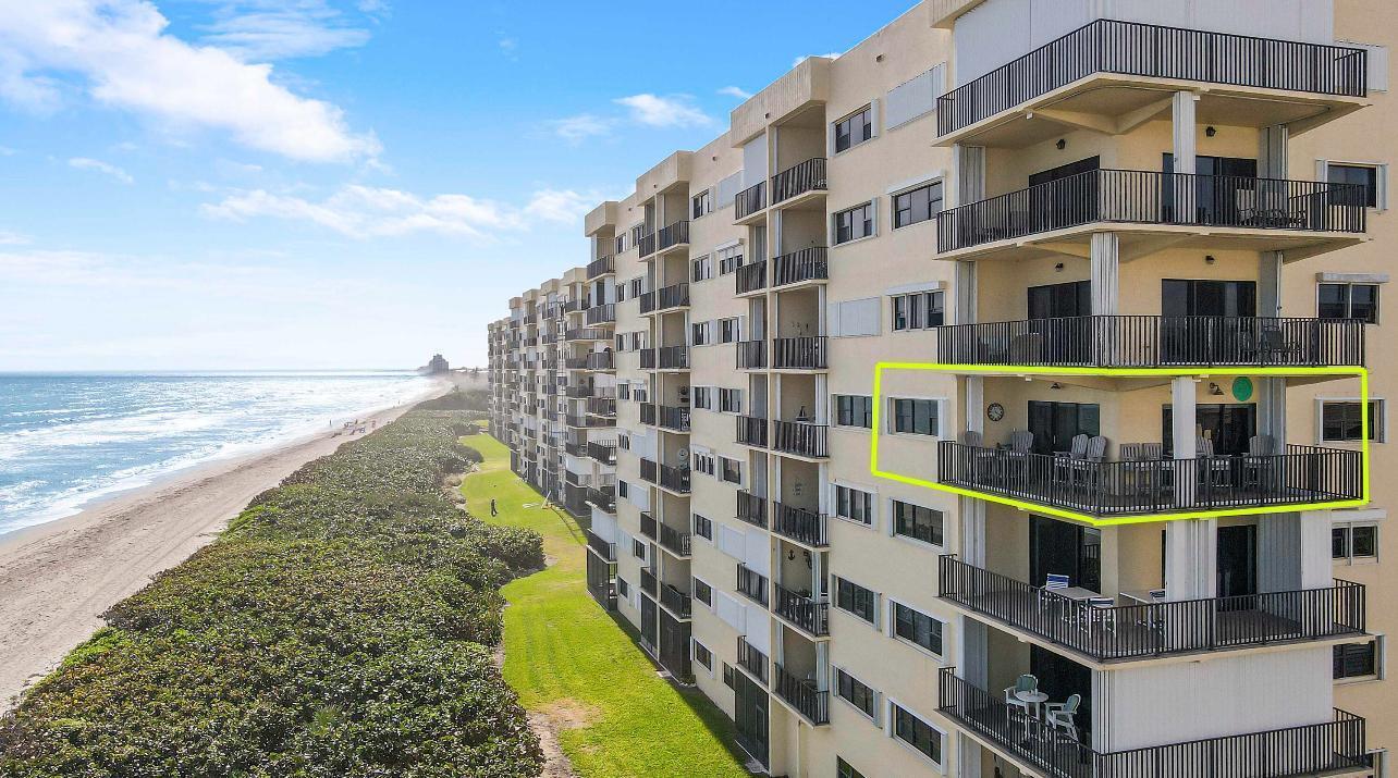 7410 S Ocean Dr in Jensen Beach, FL - Building Photo