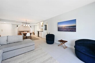 4001 Gulf Shore Blvd N in Naples, FL - Building Photo - Building Photo