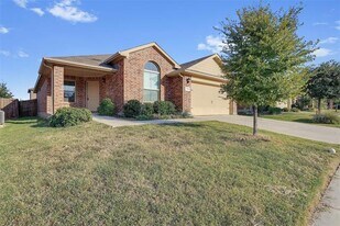 713 Gin Lake Trl in Fort Worth, TX - Building Photo