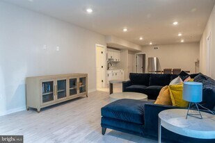 402 Mdw Crk Dr in Bowie, MD - Building Photo