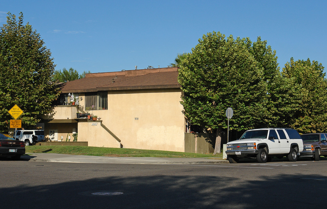 23421 Packer Pl in Lake Forest, CA - Foto de edificio