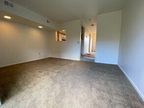 733 Hemlock Square in Zelienople, PA - Building Photo - Building Photo