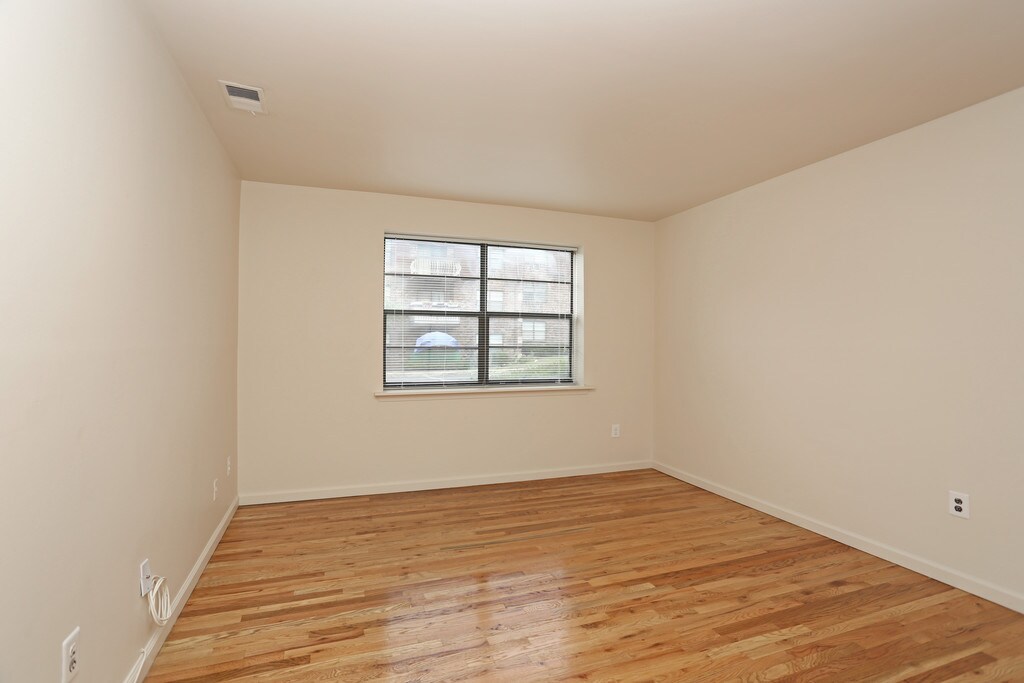 Linda Court Apartments Spring Valley, NY Apartments For Rent