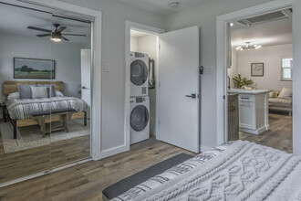 The District Apartments in Dallas, TX - Building Photo - Interior Photo