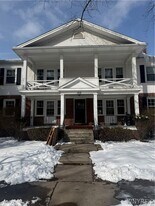 153 Park Dr in Williamsville, NY - Building Photo