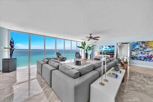 16425 Collins Ave in Sunny Isles Beach, FL - Building Photo
