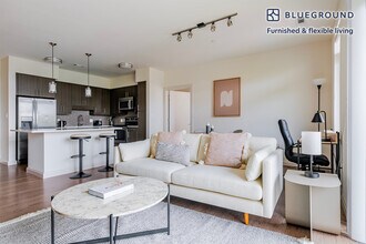 36 River St, Unit FL3-ID1215 in Waltham, MA - Foto de edificio - Building Photo