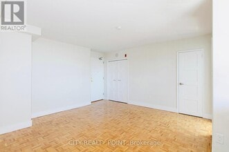 490 Eglinton Ave E in Toronto, ON - Building Photo - Building Photo