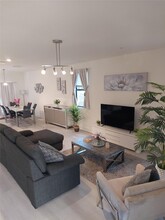 10407 NW 82nd St, Unit 12 in Doral, FL - Building Photo - Building Photo