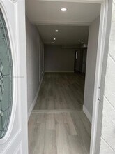 6241 NW 12th St in Sunrise, FL - Building Photo - Building Photo