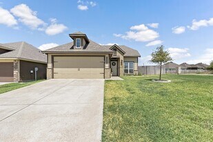 2000 Bleeker Cv in Bryan, TX - Building Photo