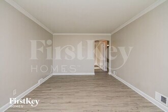 8912 S Sacramento Ave in Evergreen Park, IL - Building Photo - Building Photo