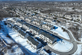 Van Wyck Mews in Fishkill, NY - Building Photo - Building Photo