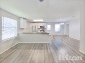 6815 Hibiscus Falls in San Antonio, TX - Building Photo - Building Photo