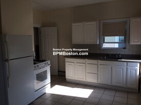 76 Hano St, Unit 76 in Boston, MA - Building Photo