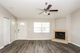 11337 Blackbark Dr in Riverview, FL - Building Photo - Building Photo