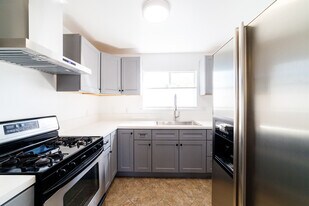 2718 Alsace Ave in Los Angeles, CA - Building Photo
