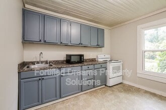 1652 N Cherry St in Winston-Salem, NC - Building Photo - Building Photo