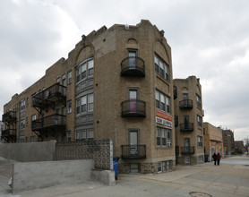 Queens Court Apartments in Philadelphia, PA - Building Photo - Building Photo