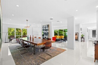 5055 N Bay Rd in Miami Beach, FL - Building Photo - Building Photo
