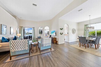8831 Huntington Pointe Dr in Sarasota, FL - Building Photo - Building Photo
