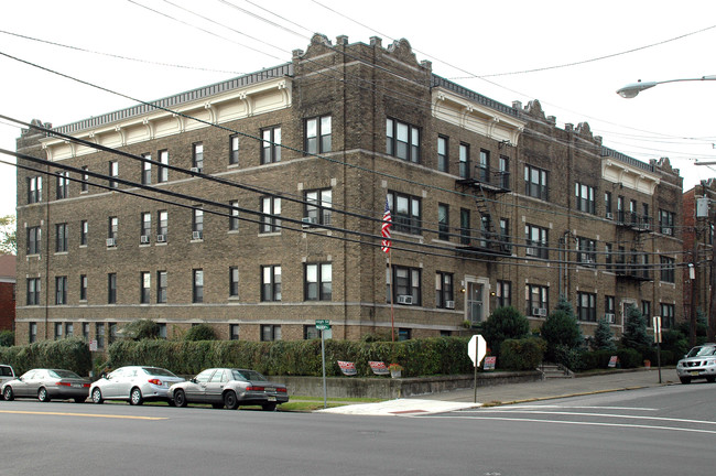 37 High St in Passaic, NJ - Building Photo - Building Photo