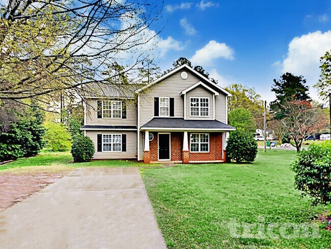 1204 Thompson Ave in Charlotte, NC - Building Photo - Building Photo