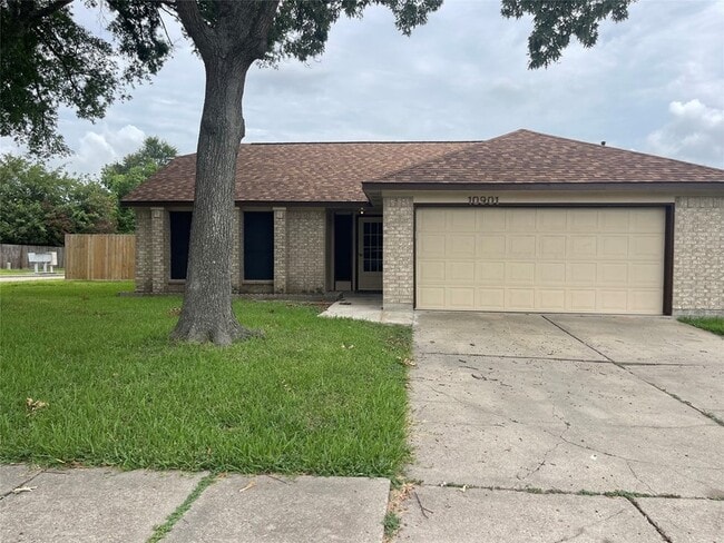 property at 10901 W Dogwood Dr
