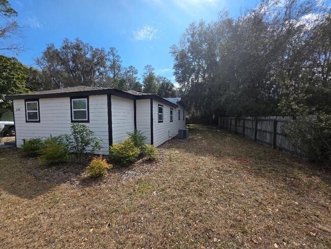 21307 SE Hawthorne Rd in Hawthorne, FL - Building Photo - Building Photo