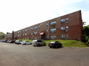 Winmont Apartments in Philadelphia, PA - Building Photo - Building Photo