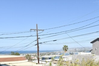 4522 Niagara Ave in San Diego, CA - Building Photo - Building Photo