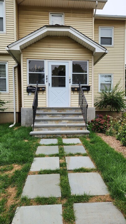 99 Beverly Rd-Unit -3 in West Hartford, CT - Building Photo