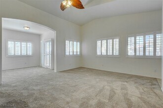 7450 S Eastern Ave in Las Vegas, NV - Building Photo - Building Photo